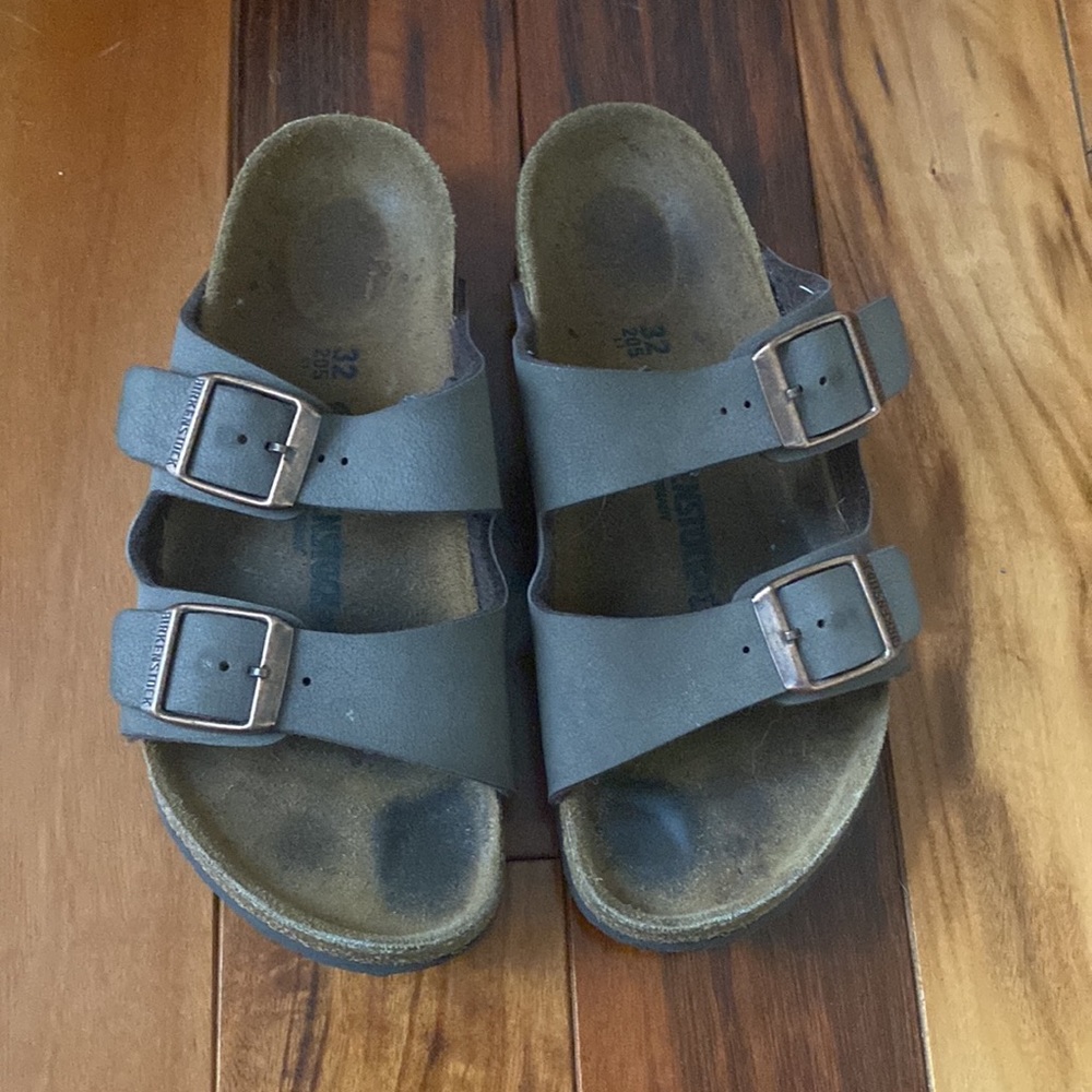 Gently used kids Birkenstocks size 32
